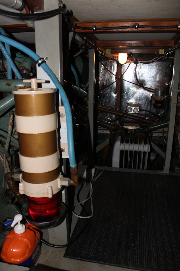 Bertram-Motor Yacht 1983-Rosalee Scottsboro-Alabama-United States-42 ft Bertram  Engine Room-6163848