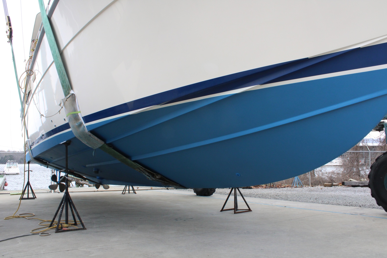 Bertram-Motor Yacht 1983-Rosalee Scottsboro-Alabama-United States-42 ft Bertram  Starboard Side Hull-6163802 | Thumbnail