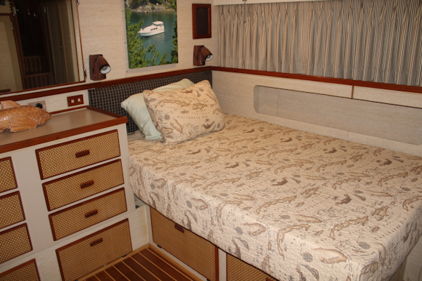 Bertram-Motor Yacht 1983-Rosalee Scottsboro-Alabama-United States-42 ft Bertram  Master Cabin-6163830
