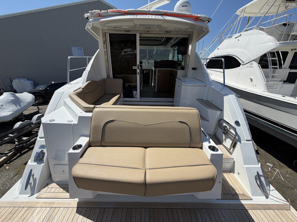 Cruisers Yachts-41 Cantius 2016 -Clinton-Connecticut-United States-6088960