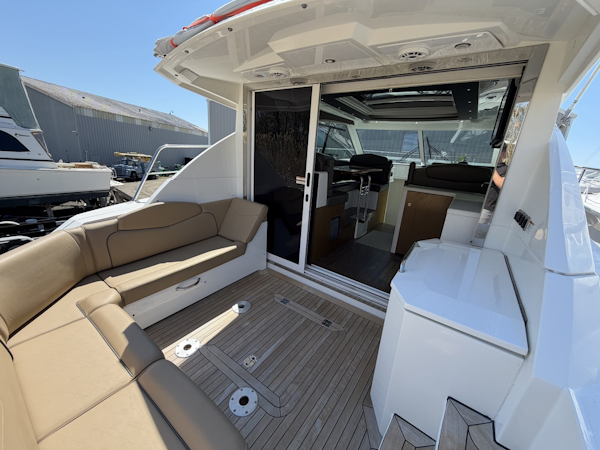 Cruisers Yachts-41 Cantius 2016 -Clinton-Connecticut-United States-6088962