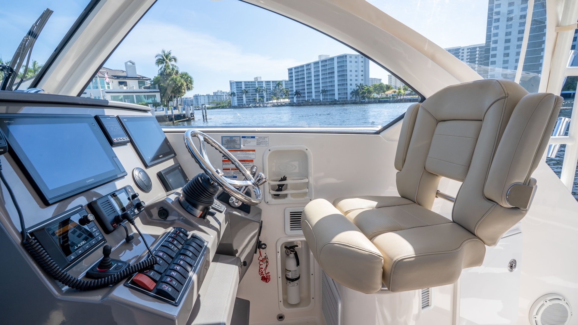 Pursuit-325 OS 2018-Offshore Asset Boca Raton -Florida-United States-6089302 | Thumbnail