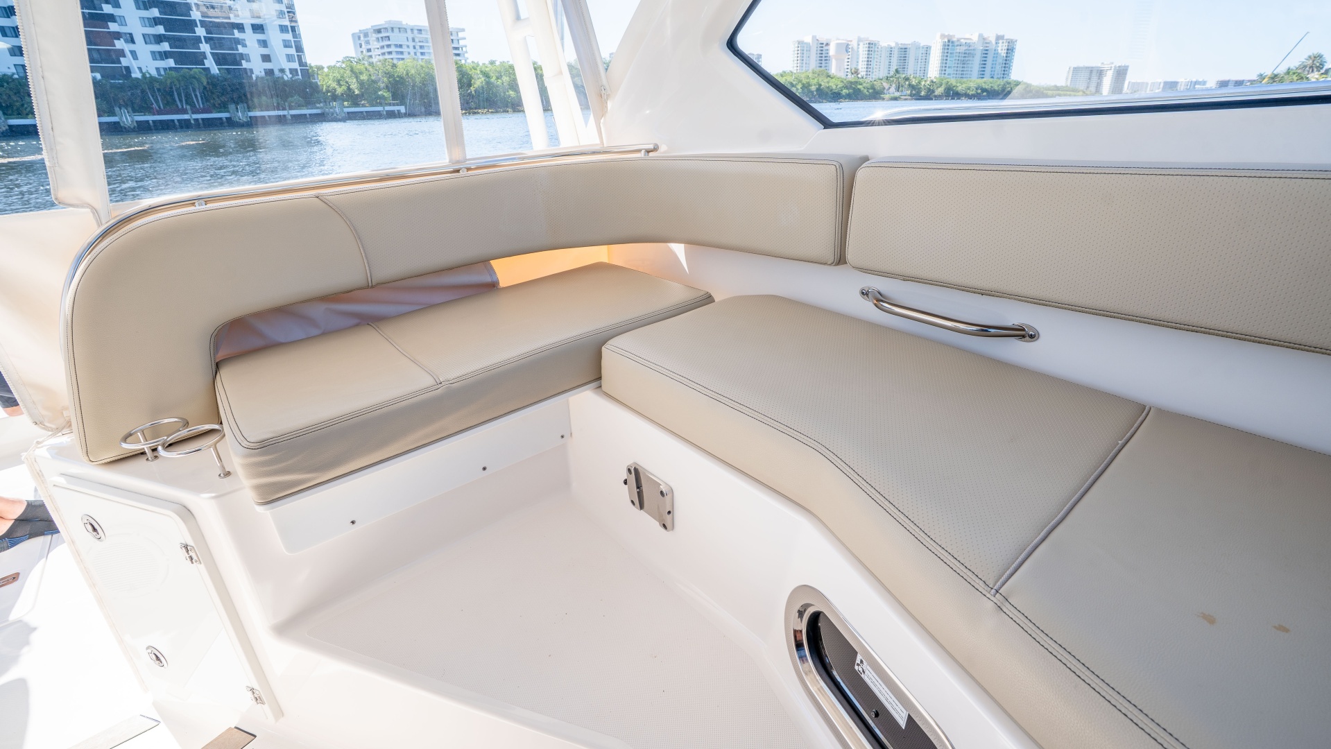 Pursuit-325 OS 2018-Offshore Asset Boca Raton -Florida-United States-6089300 | Thumbnail