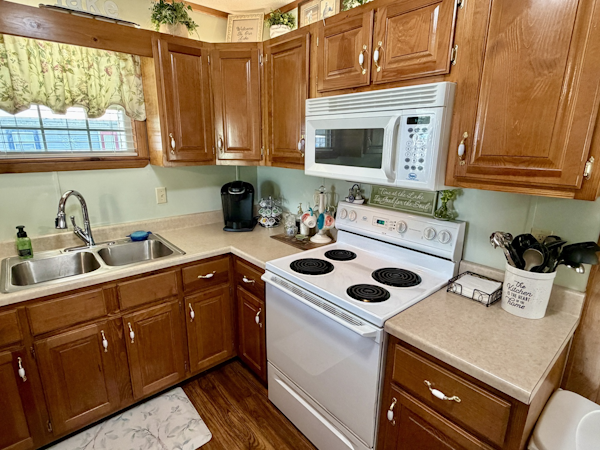Custom-20 x 53 Floating Cabin  Approx 999/sqft 2002 -Norris Lake-Tennessee-United States-6089467