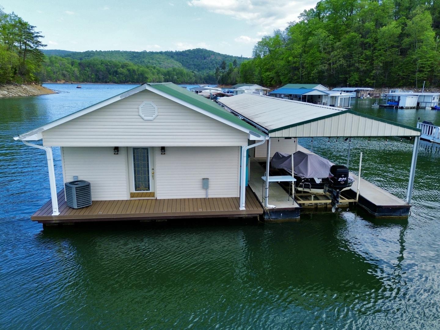Custom-20 x 53 Floating Cabin  Approx 999/sqft 2002 -Norris Lake-Tennessee-United States-6089417 | Thumbnail