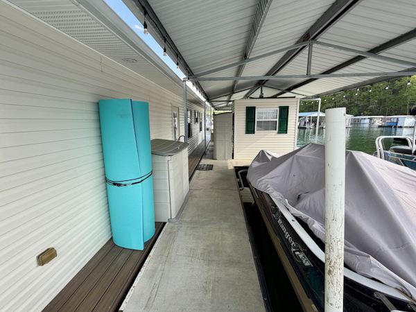 Custom-20 x 53 Floating Cabin  Approx 999/sqft 2002 -Norris Lake-Tennessee-United States-6089550