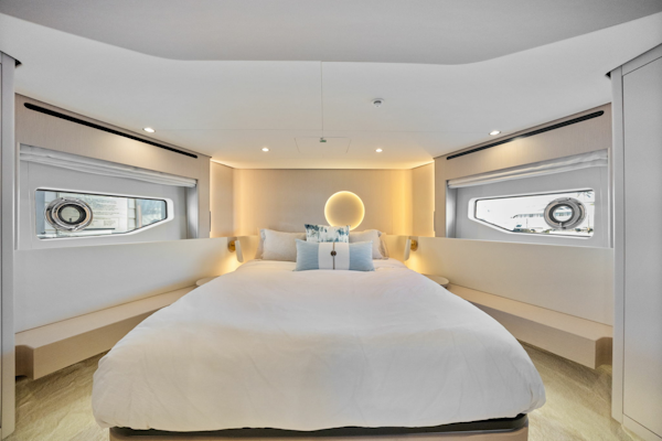 Azimut-68 FLY 2025 -Naples-Florida-United States-6089625