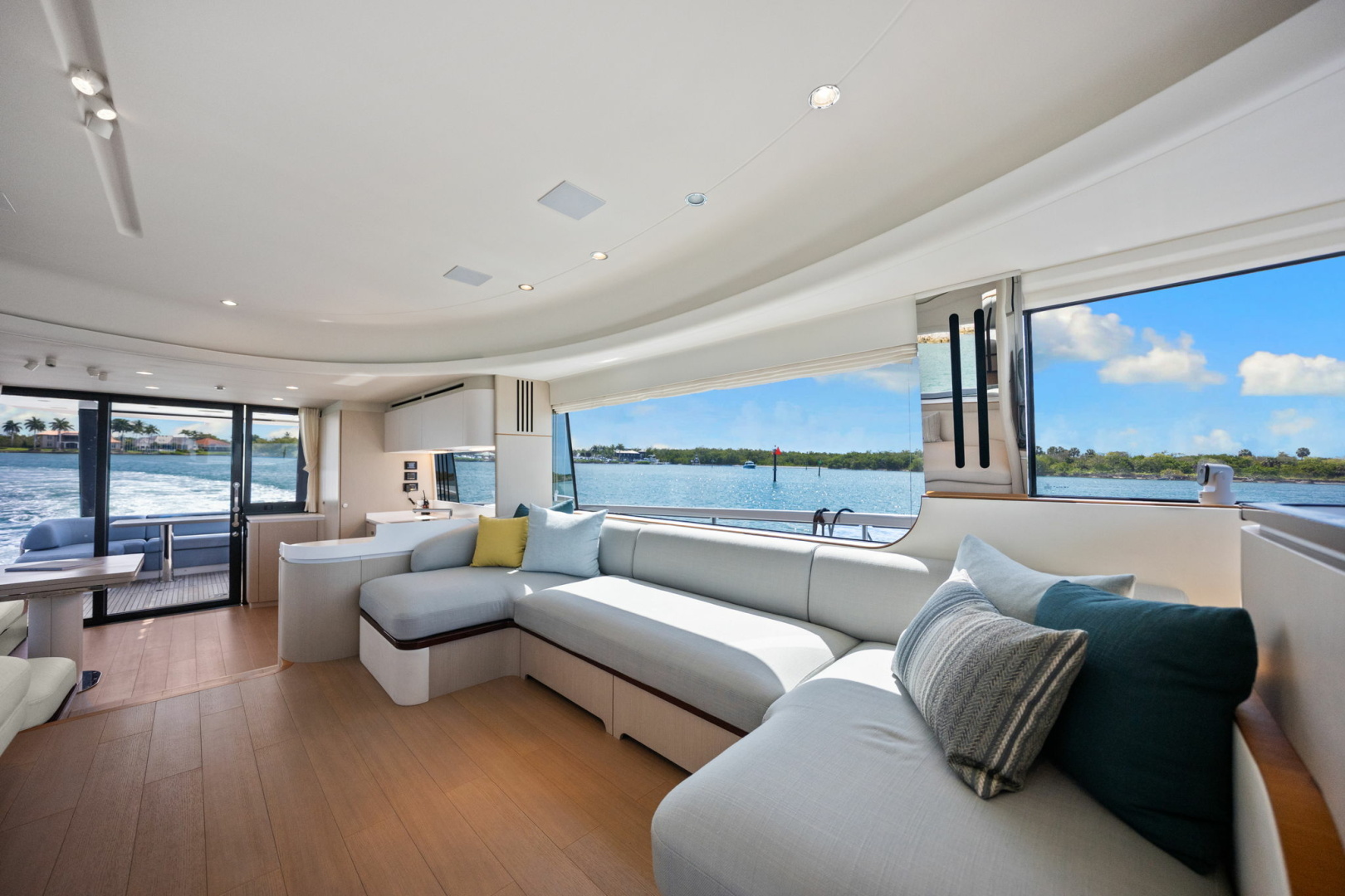 Azimut-68 FLY 2025 -Naples-Florida-United States-6089615 | Thumbnail