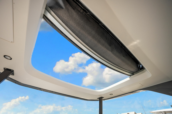 Azimut-68 FLY 2025 -Naples-Florida-United States-6089677