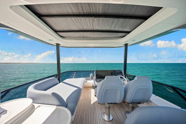 Azimut-68 FLY 2025 -Naples-Florida-United States-6089657