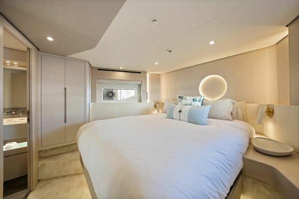 Azimut-68 FLY 2025 -Naples-Florida-United States-6089626