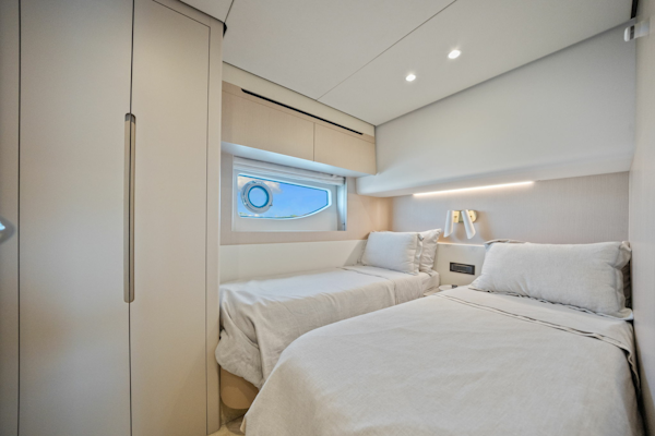 Azimut-68 FLY 2025 -Naples-Florida-United States-6089635
