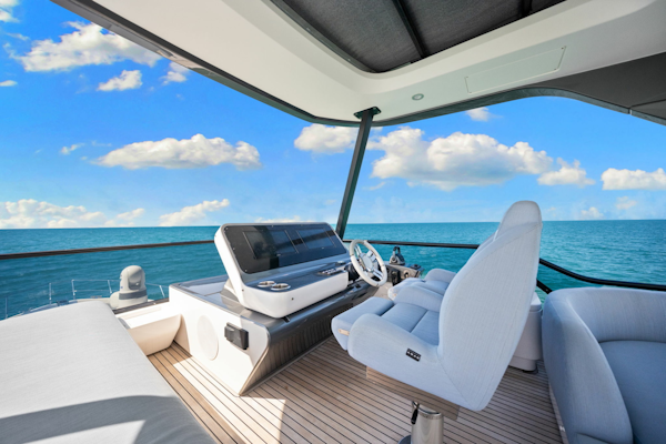 Azimut-68 FLY 2025 -Naples-Florida-United States-6089658