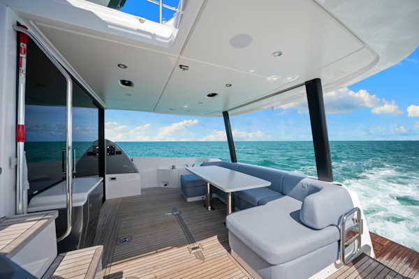 Azimut-68 FLY 2025 -Naples-Florida-United States-6089642
