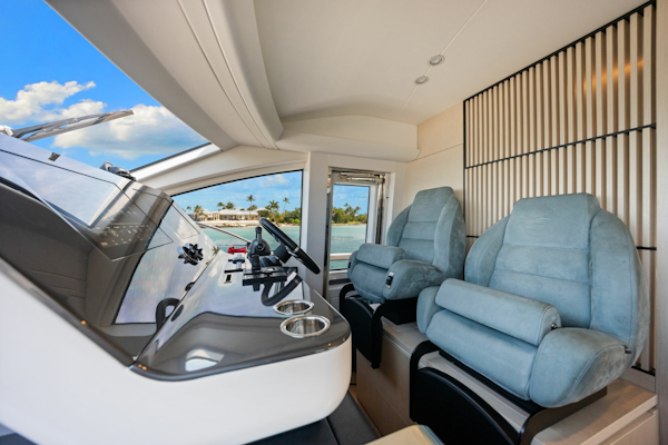Azimut-68 FLY 2025 -Naples-Florida-United States-6089639