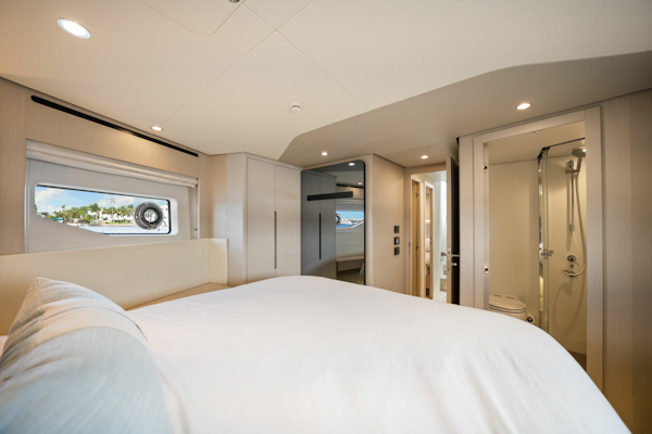 Azimut-68 FLY 2025 -Naples-Florida-United States-6089627