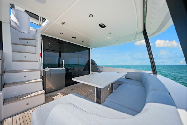 Azimut-68 FLY 2025 -Naples-Florida-United States-6089643