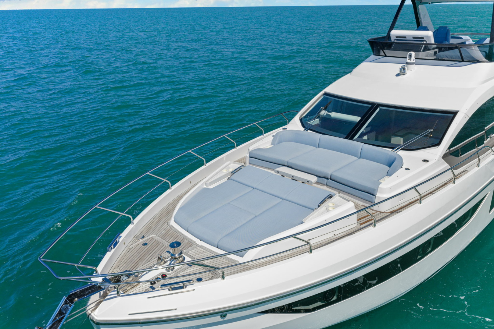 Azimut-68 FLY 2025 -Naples-Florida-United States-6089606 | Thumbnail