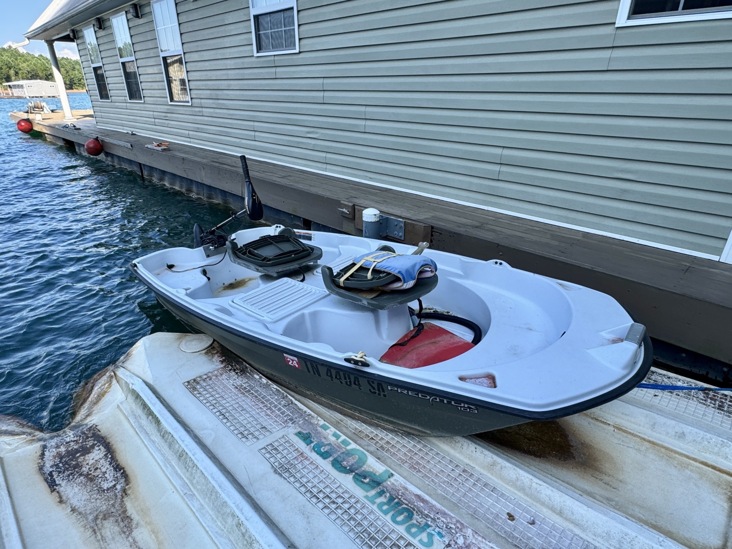 Custom-20 x 43 Floating Cabin  Approx 812sqft 2006 -Norris Lake-Tennessee-United States-6089994 | Thumbnail
