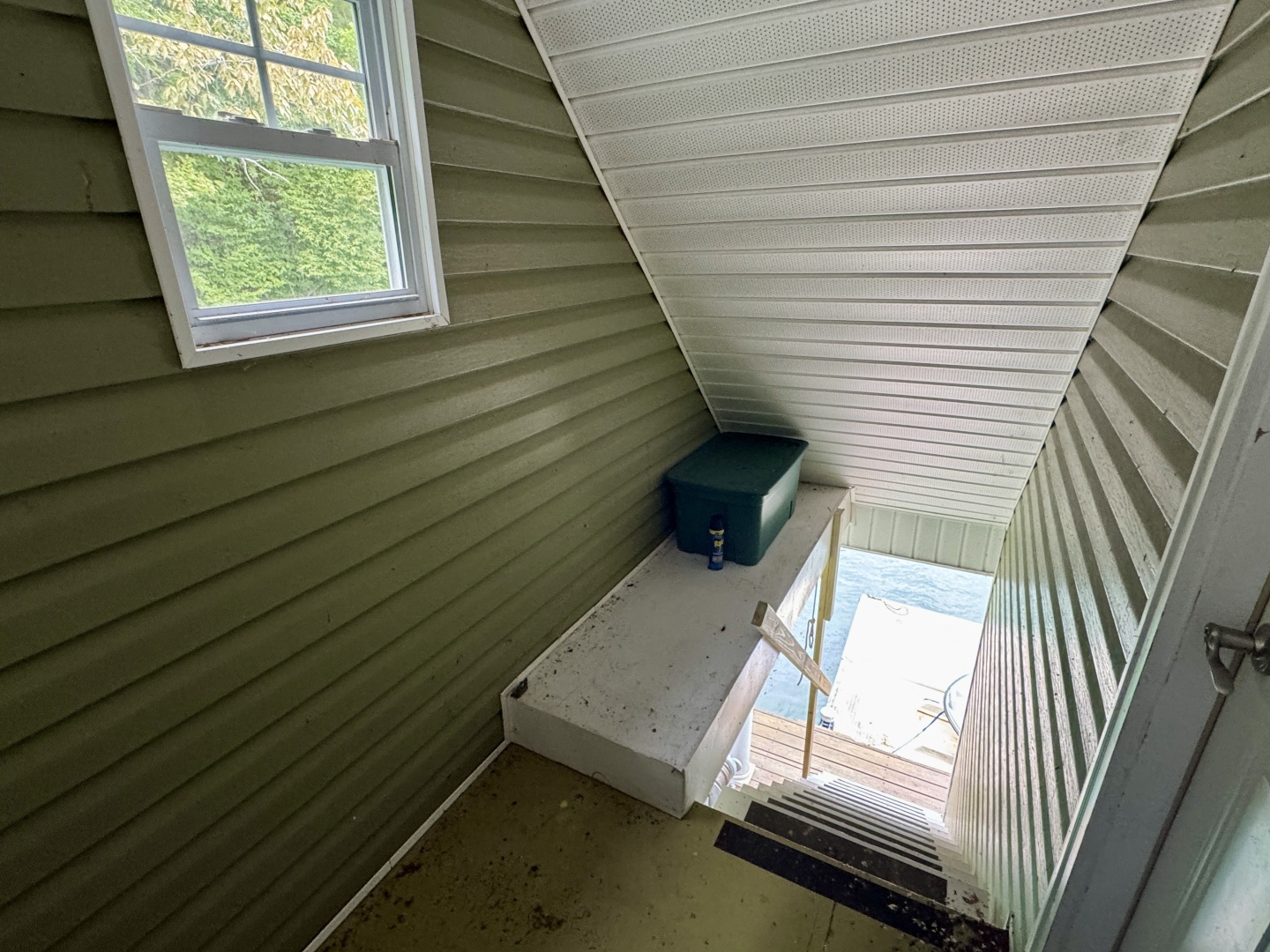 Custom-20 x 43 Floating Cabin  Approx 812sqft 2006 -Norris Lake-Tennessee-United States-6089991 | Thumbnail