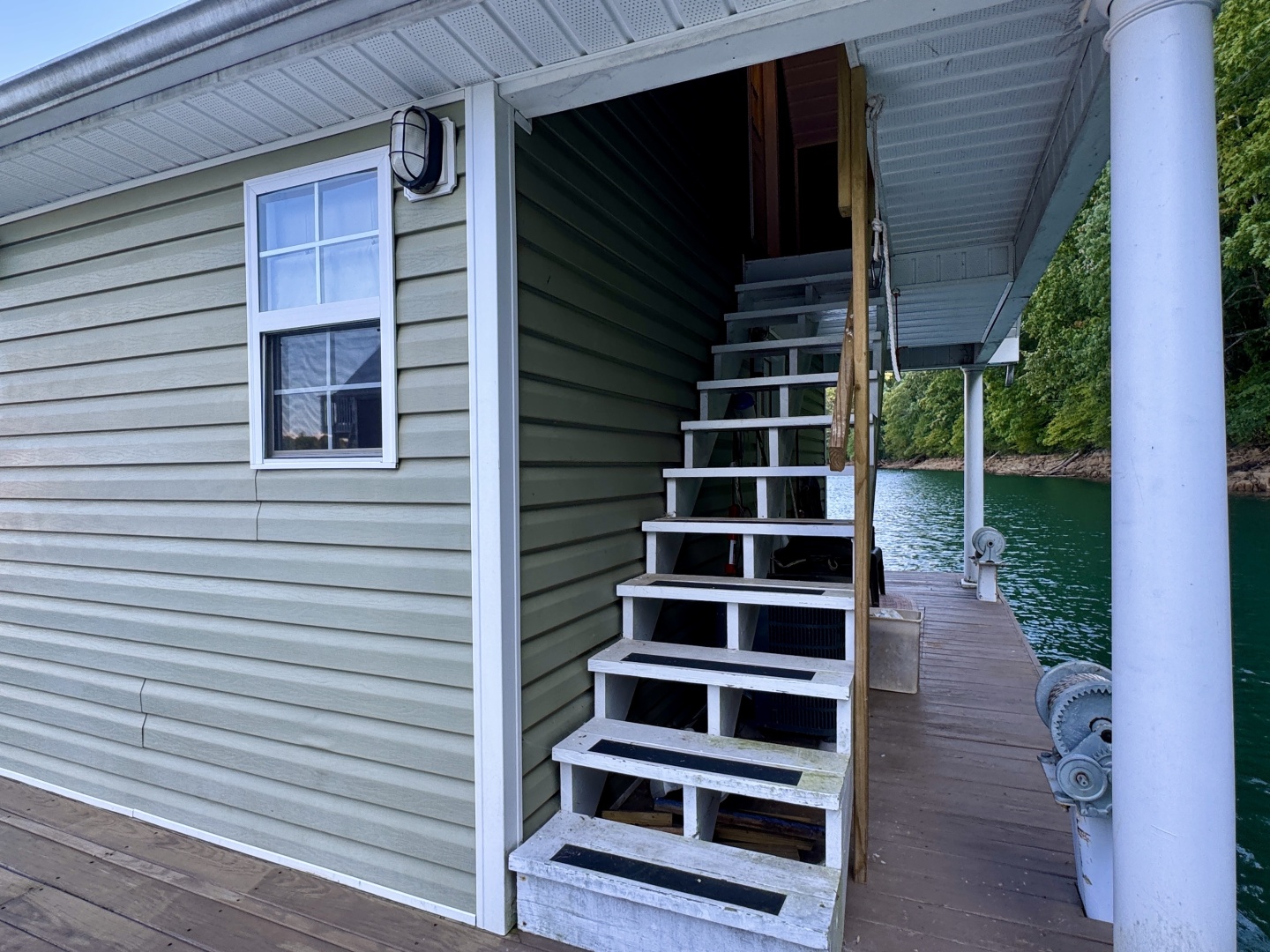 Custom-20 x 43 Floating Cabin  Approx 812sqft 2006 -Norris Lake-Tennessee-United States-6089975 | Thumbnail