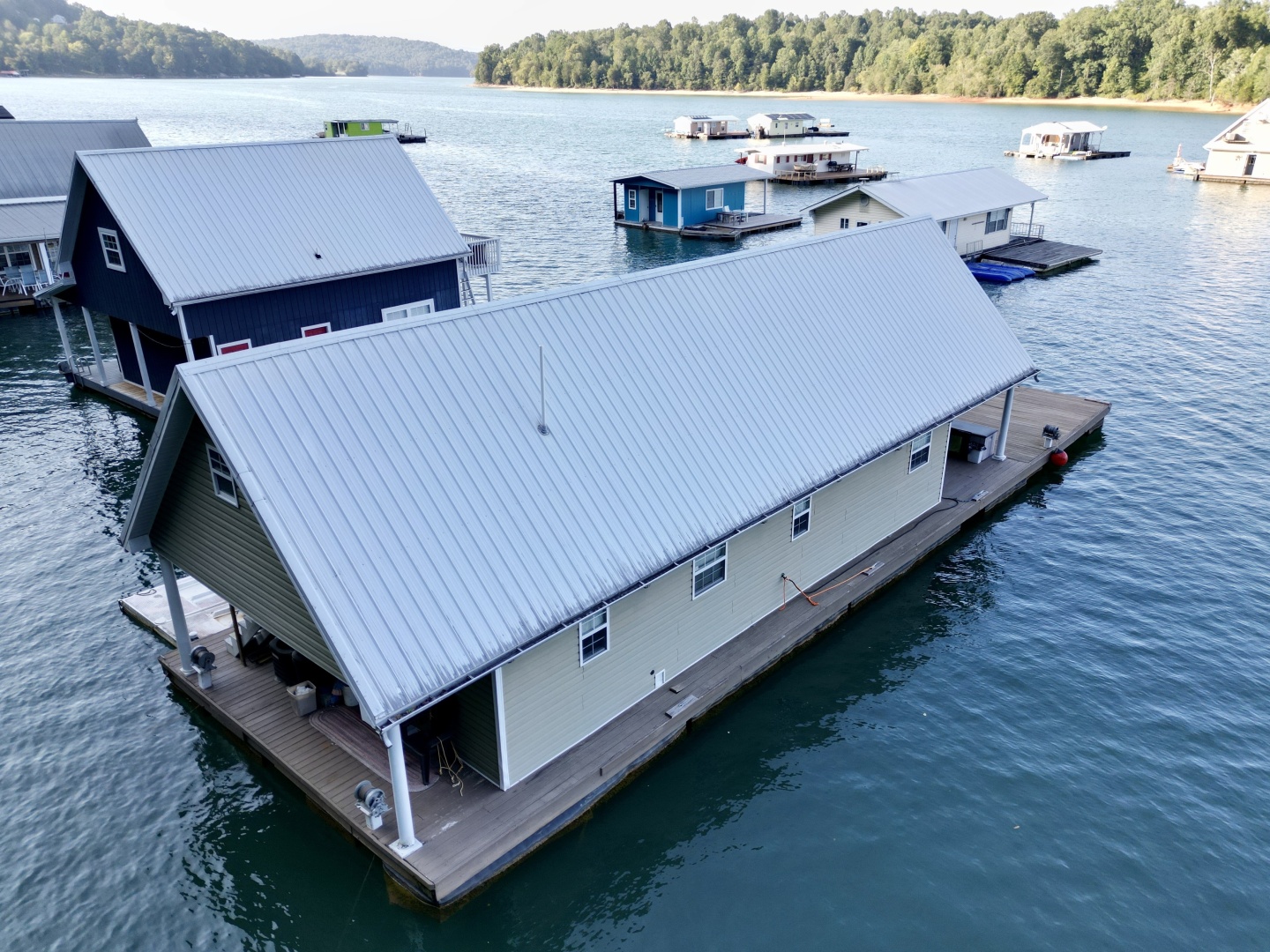 Custom-20 x 43 Floating Cabin  Approx 812sqft 2006 -Norris Lake-Tennessee-United States-6089919 | Thumbnail