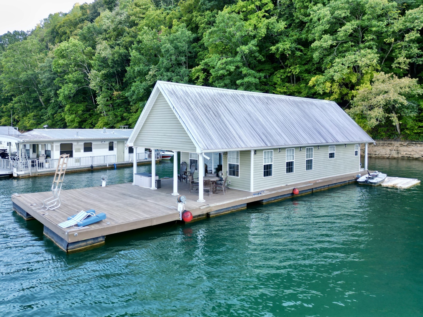 Custom-20 x 43 Floating Cabin  Approx 812sqft 2006 -Norris Lake-Tennessee-United States-6089911 | Thumbnail