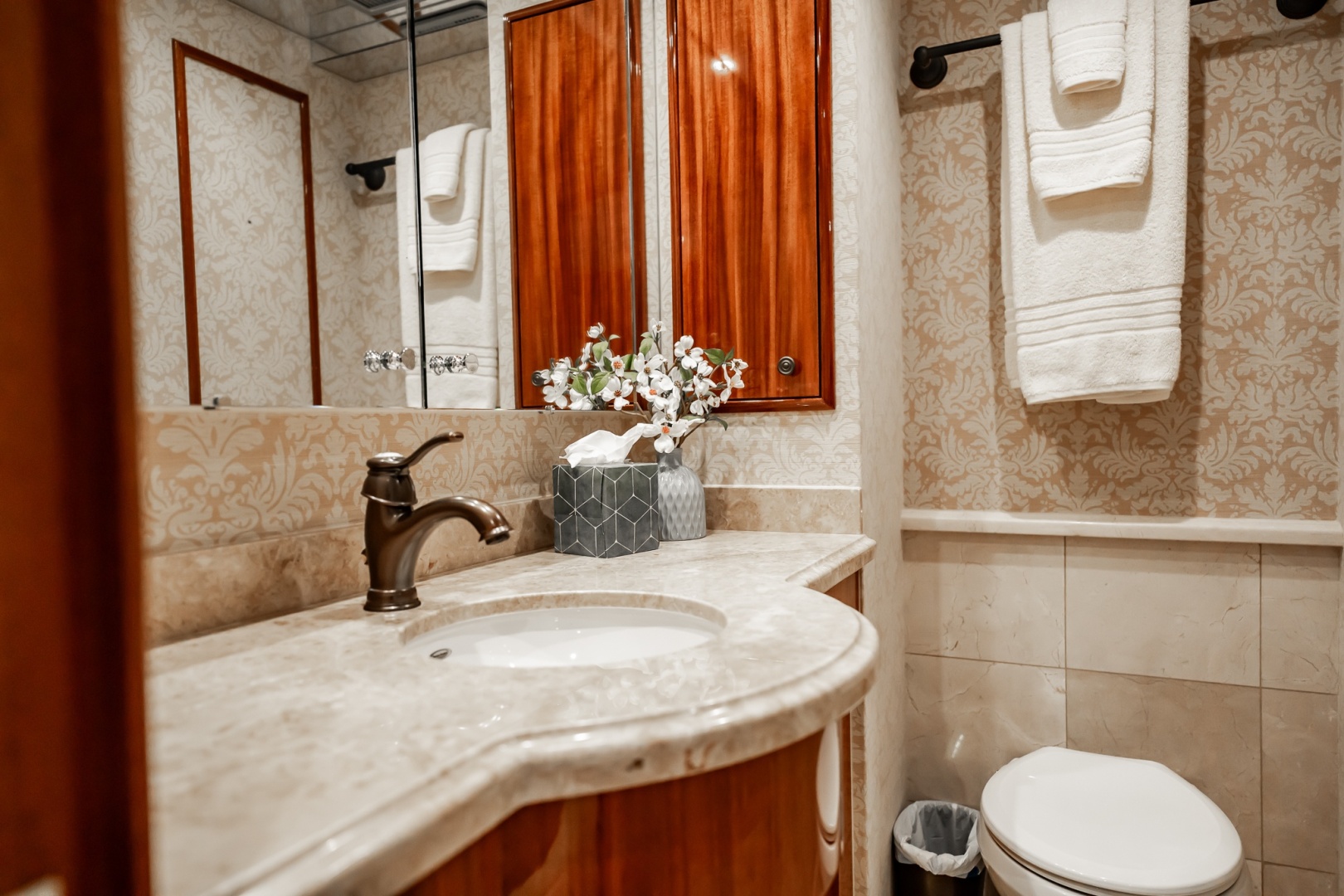 Hatteras 2012-Breakaway North Palm Beach-Florida-United States-6108247 | Thumbnail