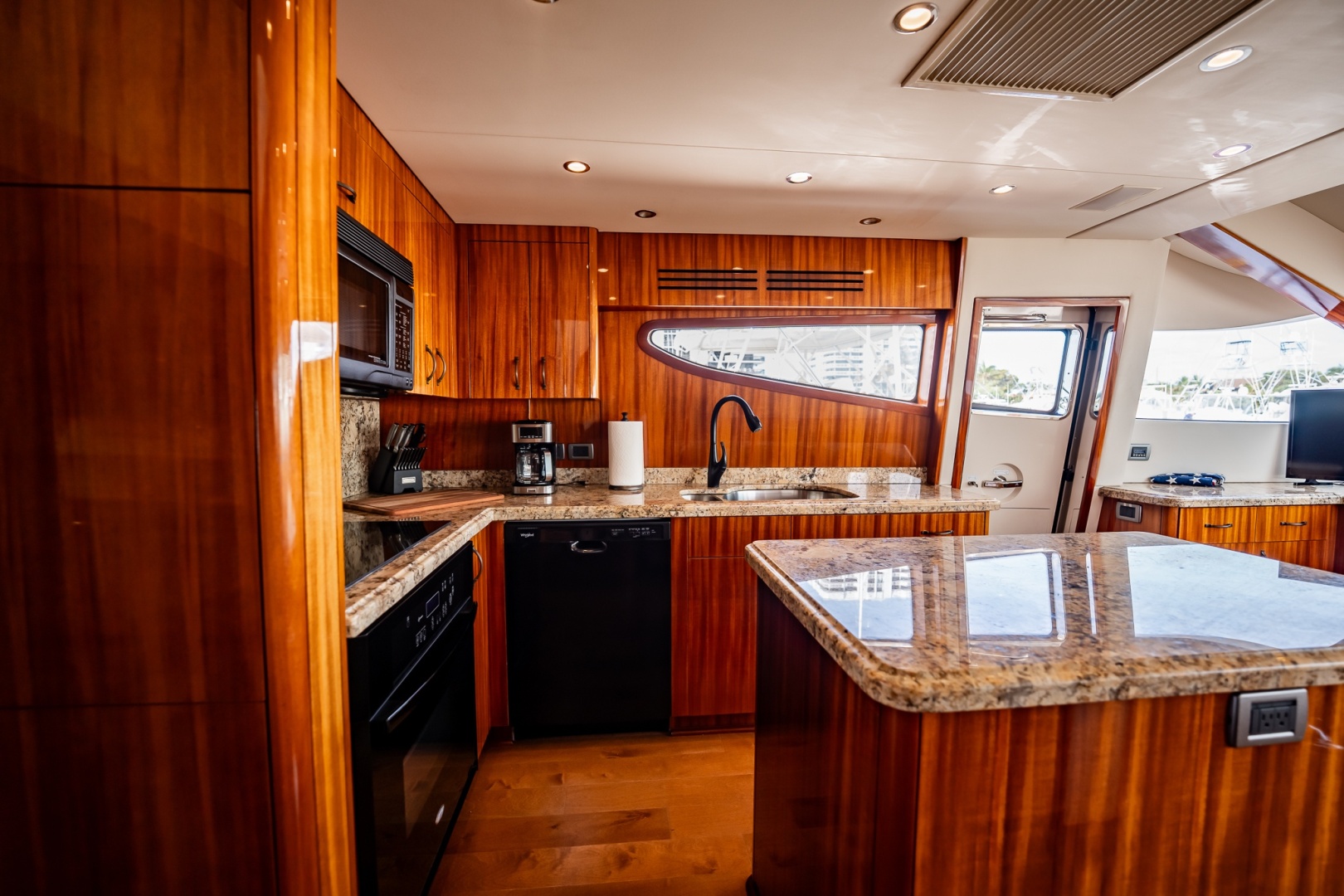 Hatteras 2012-Breakaway North Palm Beach-Florida-United States-6108168 | Thumbnail