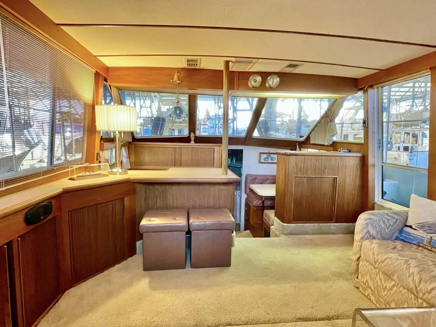 Tollycraft-Cockpit Motor Yacht 1989-ISLE OF VIEW Anacortes-Washington-United States-Salon-6104484 | Thumbnail