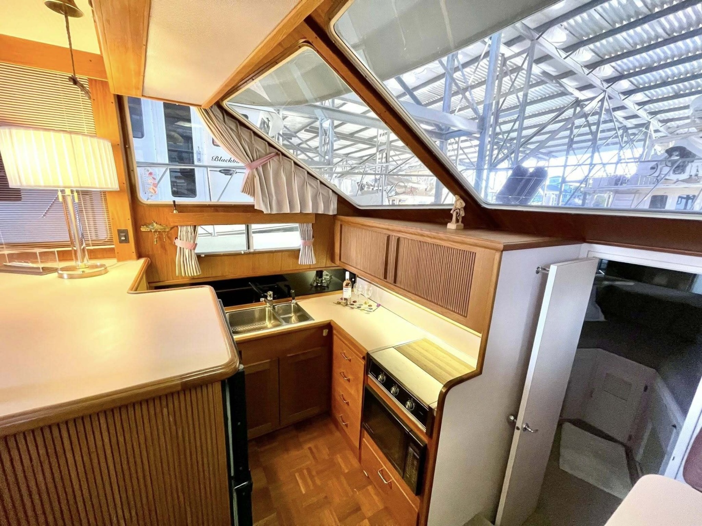 Tollycraft-Cockpit Motor Yacht 1989-ISLE OF VIEW Anacortes-Washington-United States-Galley-6104485 | Thumbnail