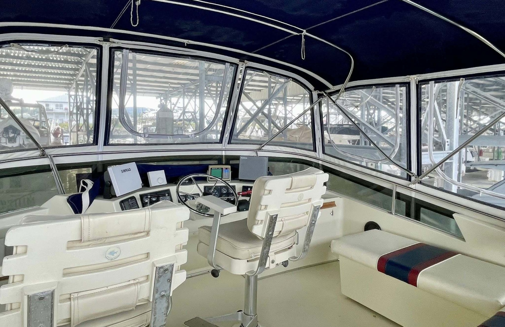 Tollycraft-Cockpit Motor Yacht 1989-ISLE OF VIEW Anacortes-Washington-United States-Helm-6104488 | Thumbnail