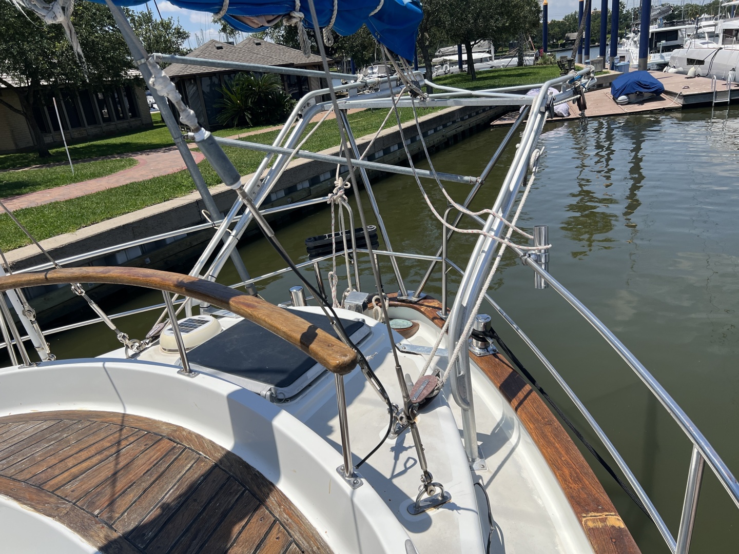 Fisher-46 1977-Yankee Clipper Kemah-Texas-United States-6105324 | Thumbnail