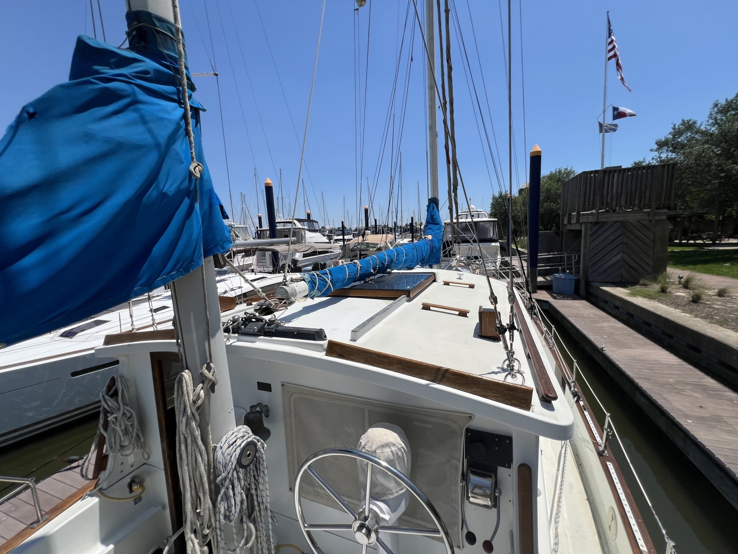 Fisher-46 1977-Yankee Clipper Kemah-Texas-United States-6105327 | Thumbnail