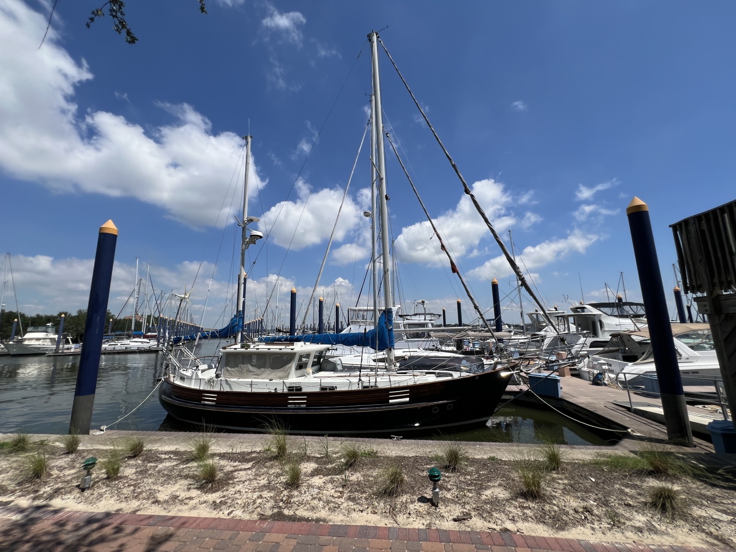 Fisher-46 1977-Yankee Clipper Kemah-Texas-United States-6105276 | Thumbnail