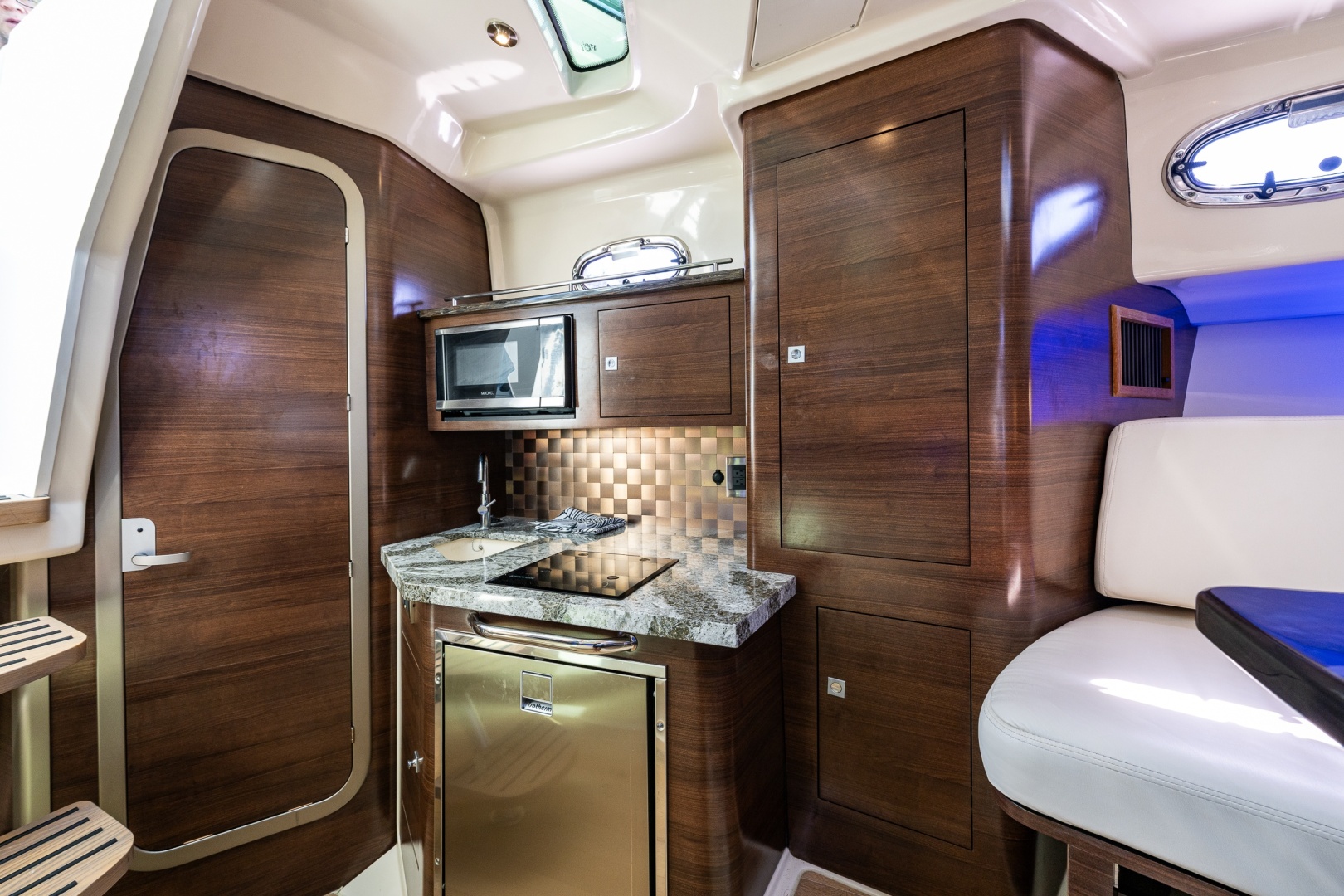 Boston Whaler-345 Conquest 2019-BARB La Conner-Washington-United States-6105555 | Thumbnail