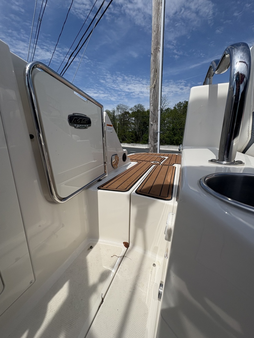 Monterey-M5 Sport Boat 2013 -Brick-New Jersey-United States-6107410 | Thumbnail