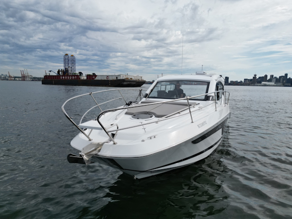 Four Winns-V355 Coupe 2022 -North Vancouver-British Columbia-Canada-6107784
