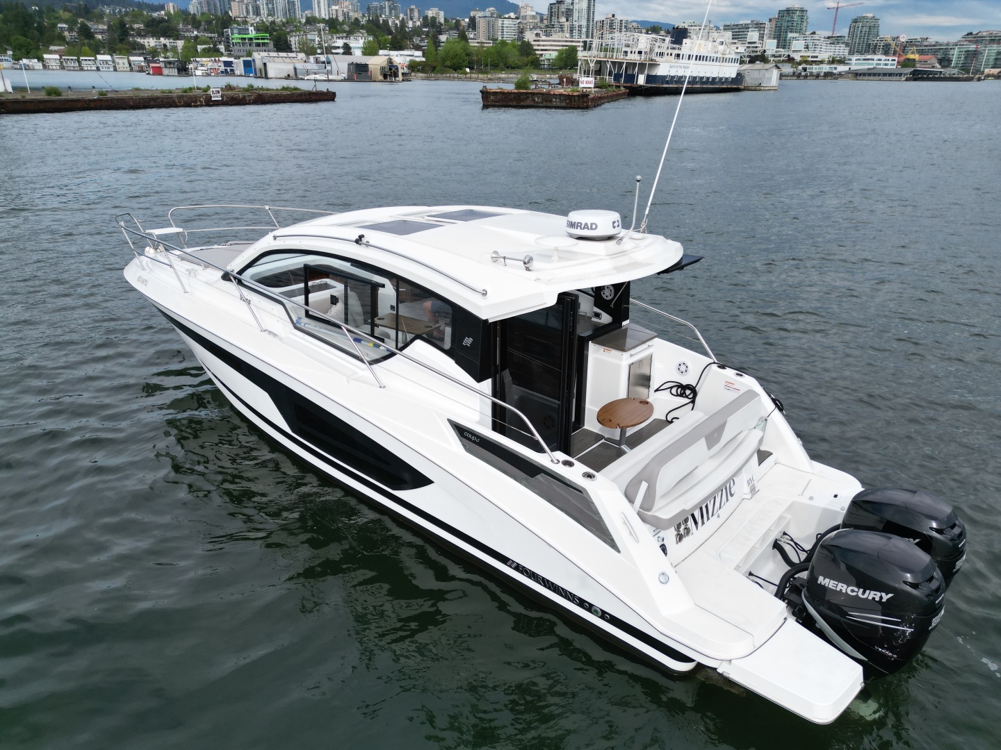 Four Winns-V355 Coupe 2022 -North Vancouver-British Columbia-Canada-6107791 | Thumbnail