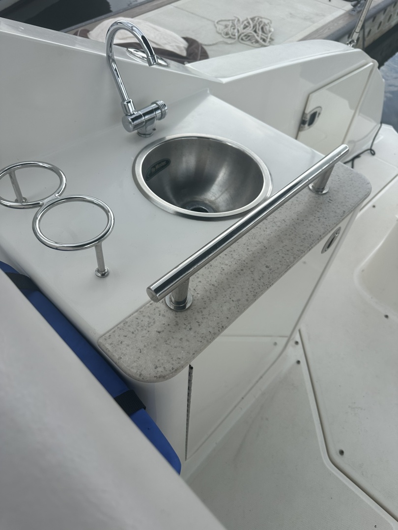 Sea Ray-260 Sundancer 2011-HAS GENERATOR Vero Beach-Florida-United States-6108399 | Thumbnail