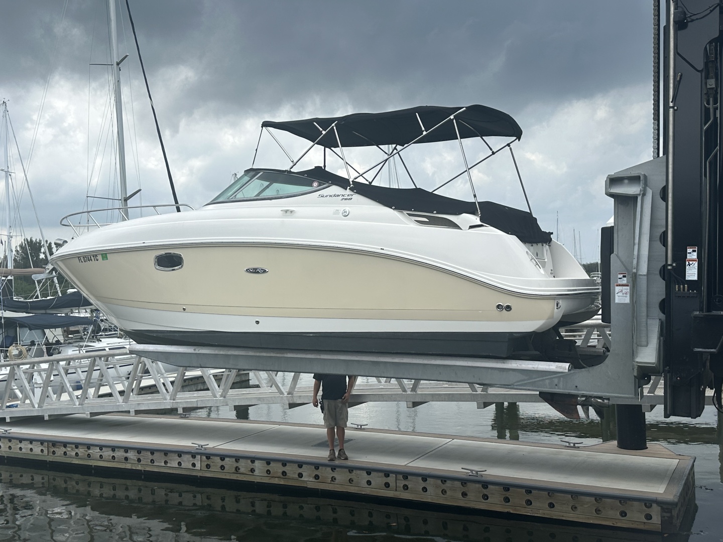 Sea Ray-260 Sundancer 2011-HAS GENERATOR Vero Beach-Florida-United States-6108421 | Thumbnail