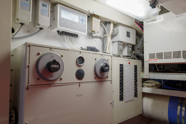 Hatteras-60 Convertible 2002-Reel Hook Up Charleston-South Carolina-United States-Hatteras 60 Reel HookUp  Engine Room-6109261