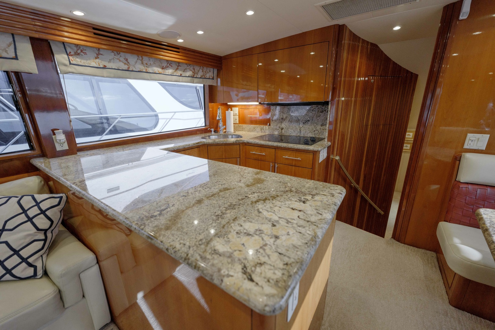 Hatteras-60 Convertible 2002-Reel Hook Up Charleston-South Carolina-United States-Hatteras 60 Reel HookUp  Interior Galley-6109233 | Thumbnail