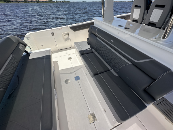 Regal-38 SAV 2025 -Stuart-Florida-United States-6186300