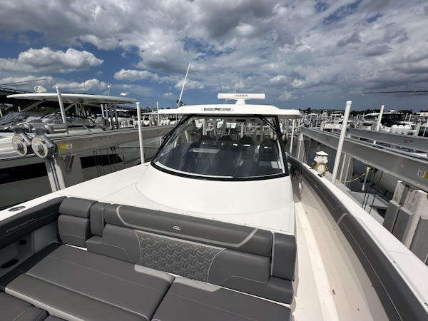 Regal-38 SAV 2025 -Stuart-Florida-United States-6109420