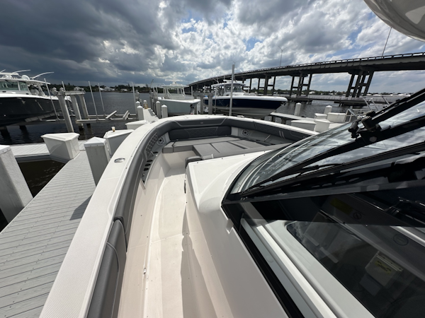 Regal-38 SAV 2025 -Stuart-Florida-United States-6109419
