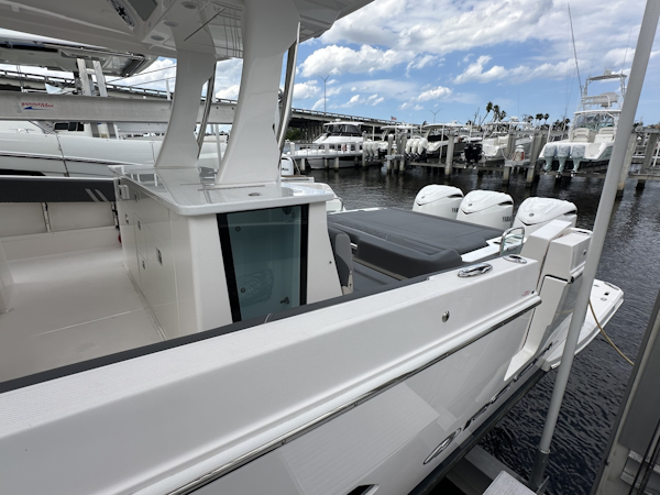 Regal-38 SAV 2025 -Stuart-Florida-United States-6109411