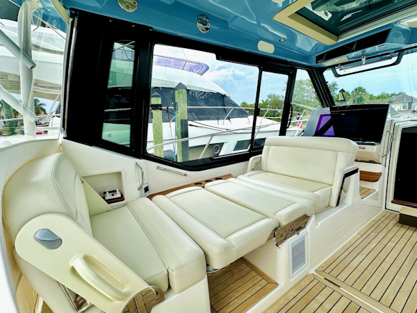 Boston Whaler-405 Conquest 2023 -St. Pete Beach-Florida-United States-6110033