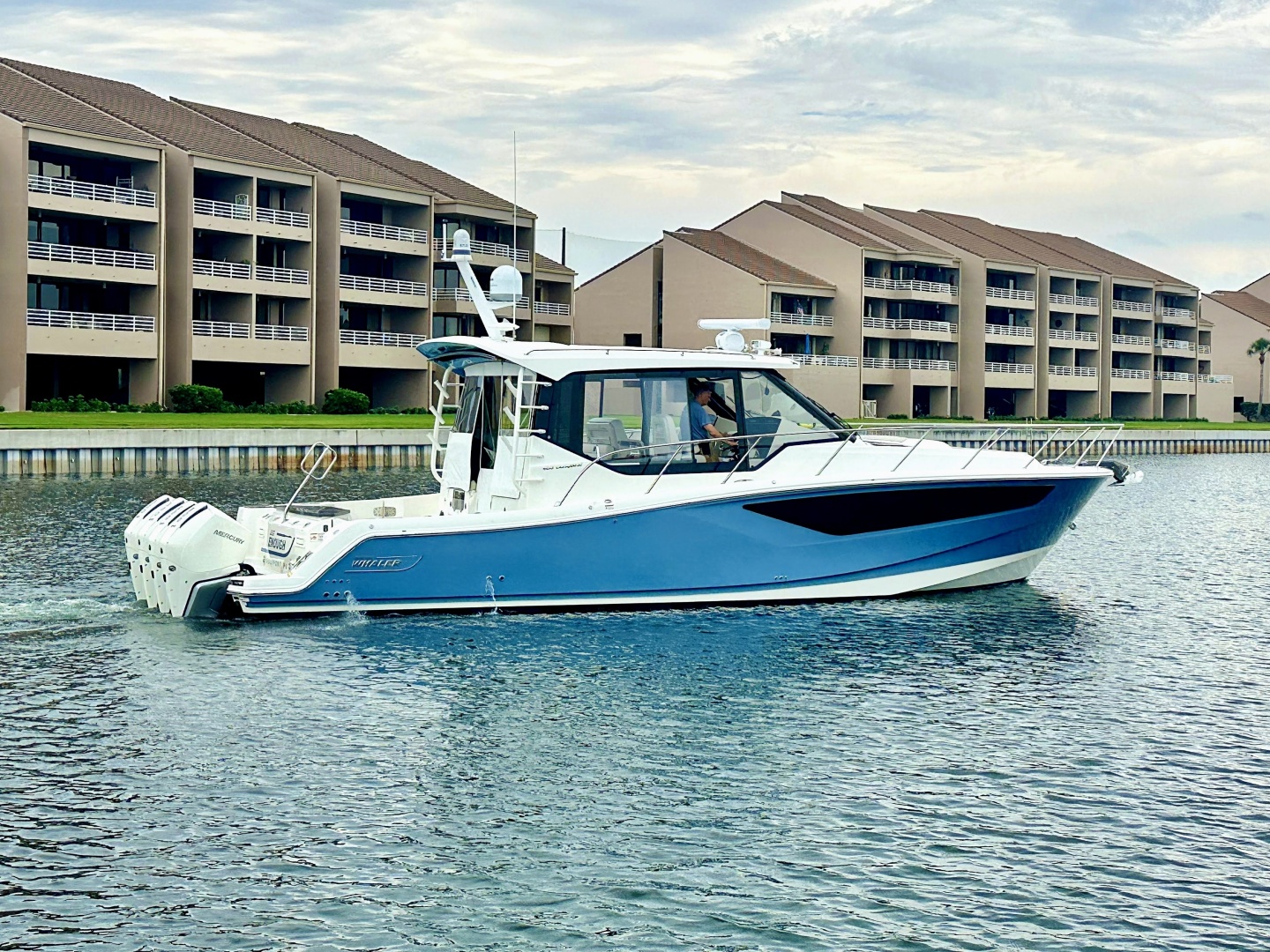 Boston Whaler-405 Conquest 2023 -St. Pete Beach-Florida-United States-6110022 | Thumbnail