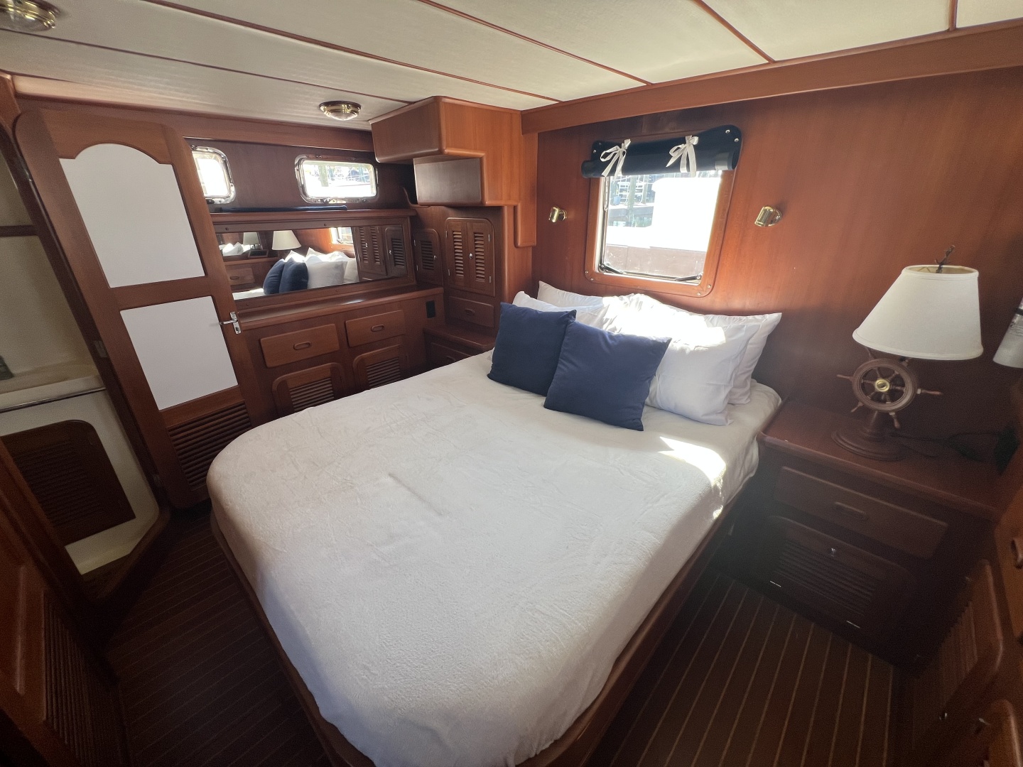 Heritage East-36 Sundeck Trawler 2007 -St. Petersburg-Florida-United States-6115305 | Thumbnail